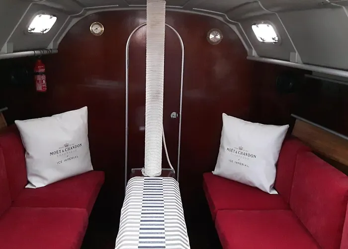 Amazing Flat In Classic Sailing Boat In Barcelona