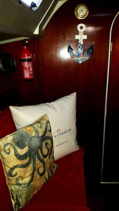 Amazing Flat In Classic Sailing Boat In Botel Barcellona