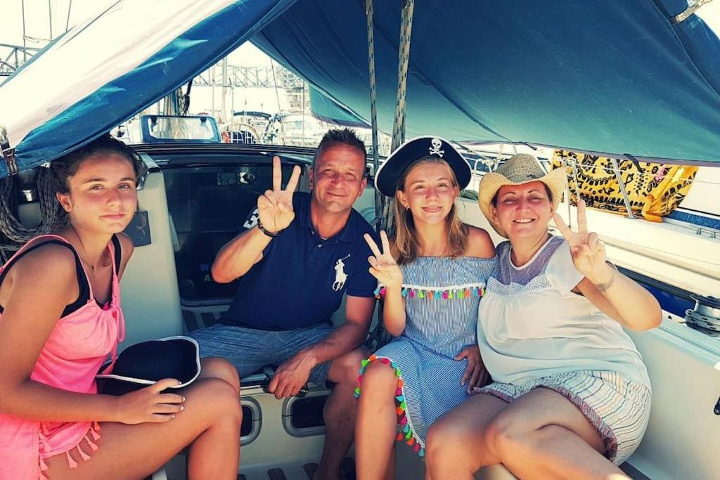 Amazing Flat In Classic Sailing Boat In Botel Barcellona