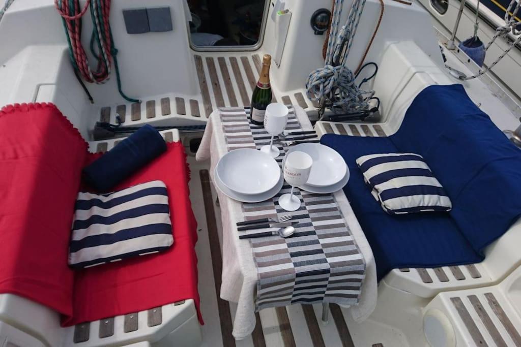 Amazing Flat In Classic Sailing Boat In Botel *