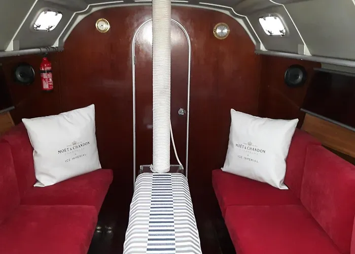 Amazing Flat In Classic Sailing Boat In Barcelona